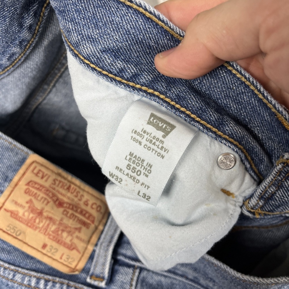 Vintage Levis 550 Jeans Mens 32x32 Light Y2K Blue Denim Relaxed Tapered Zip Fly - Picture 6 of 10